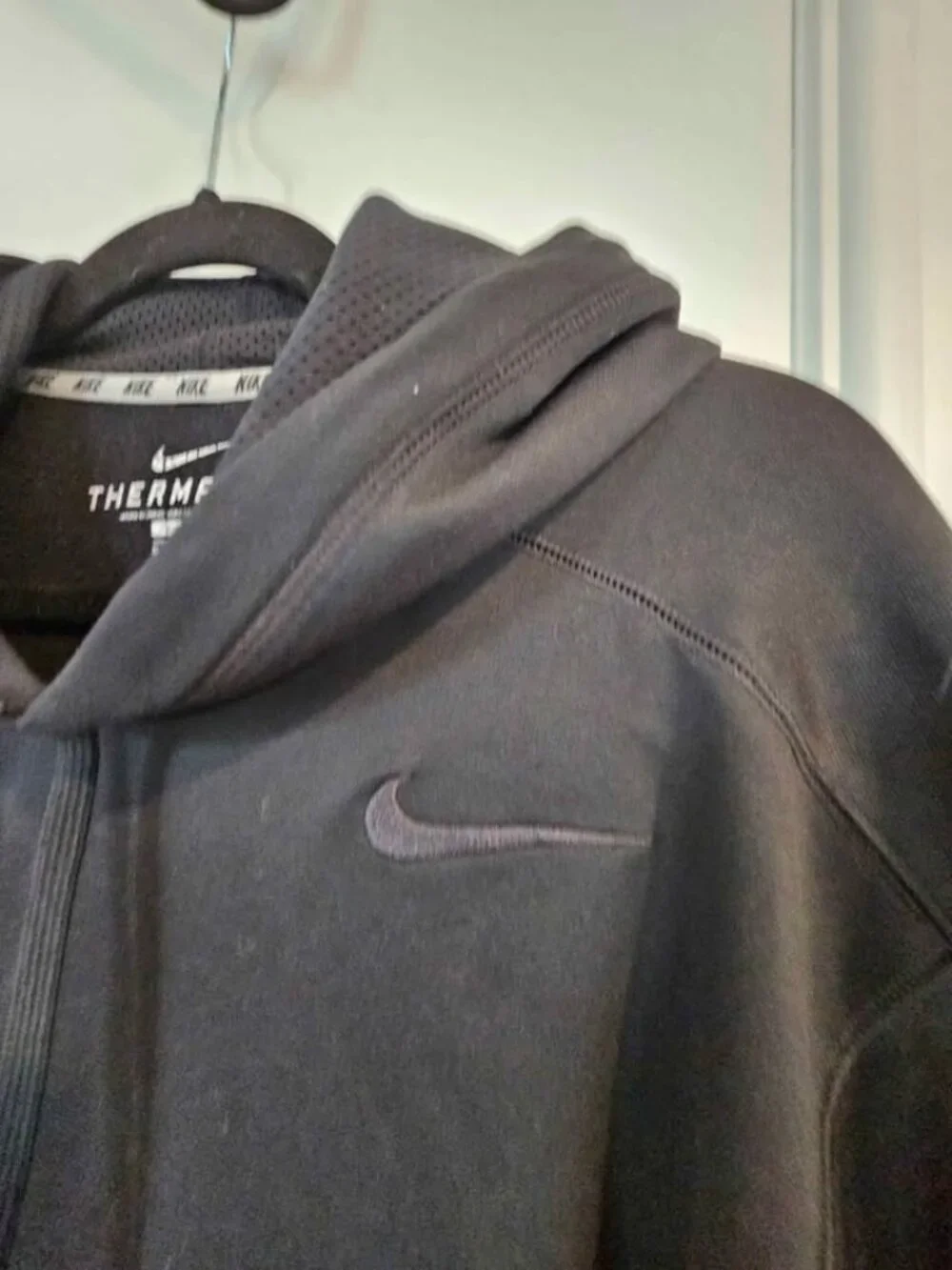 Nike Men's Therma-FIT Pullover HoodieSize: XL